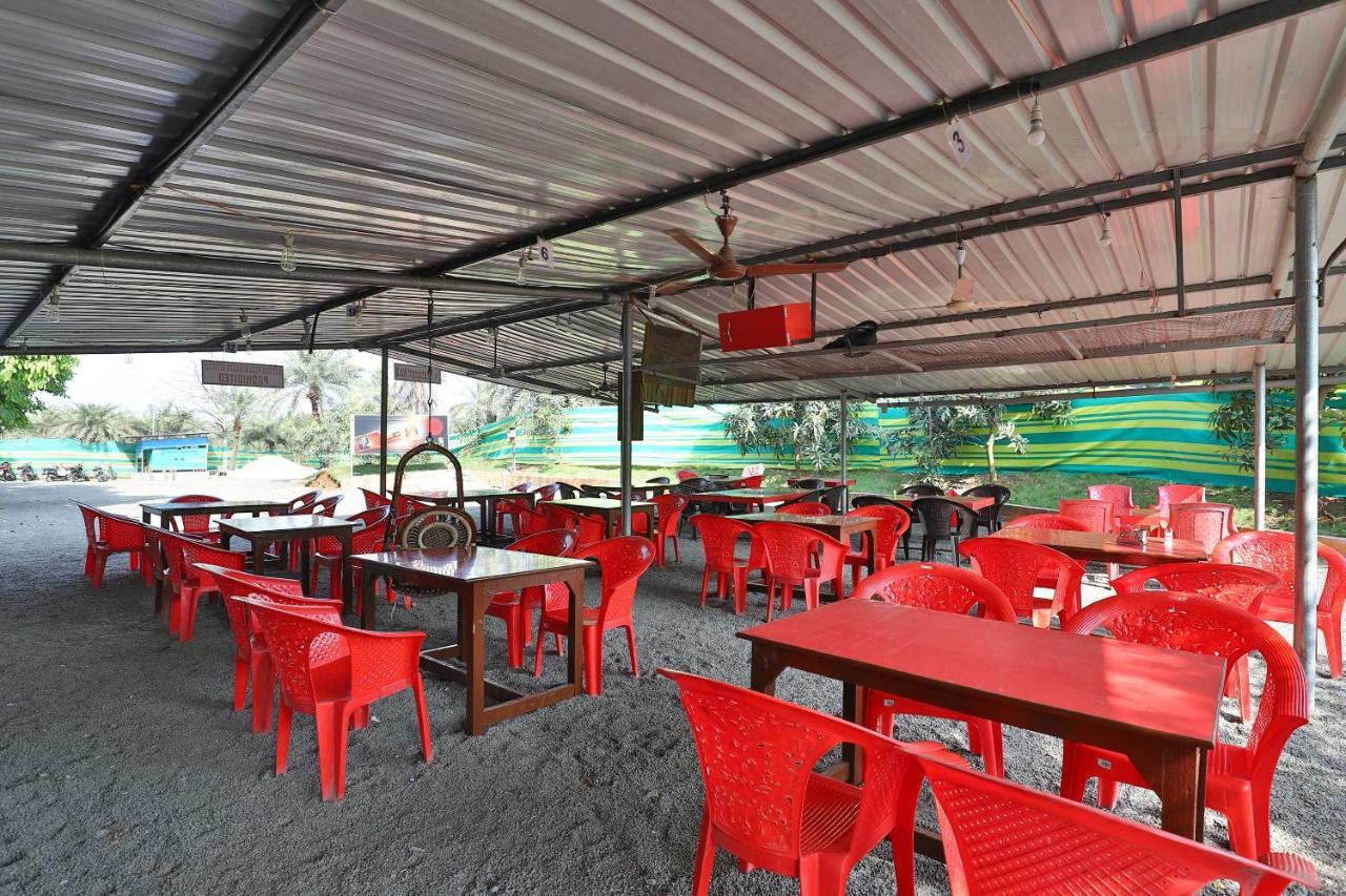 Oyo 24833 Hotel Silver Daman Exterior photo