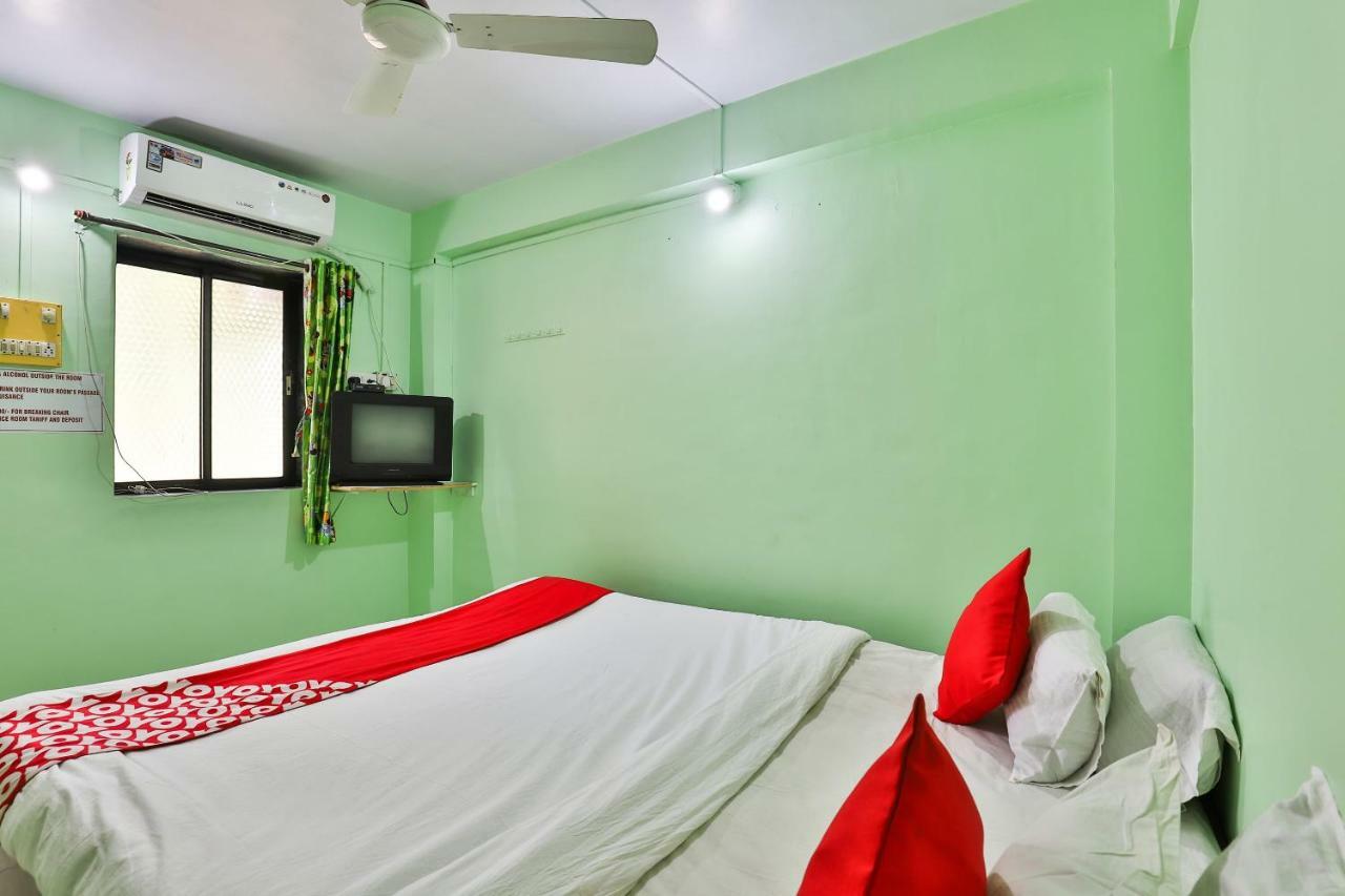 Oyo 24833 Hotel Silver Daman Exterior photo